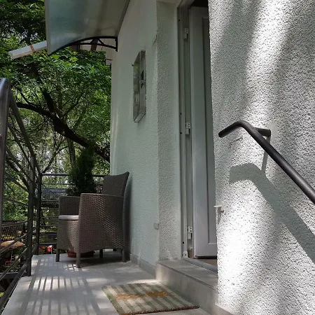 דירה Forest Apartman *